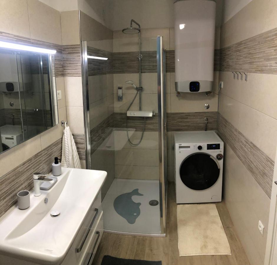 Center Seaview Apartment *